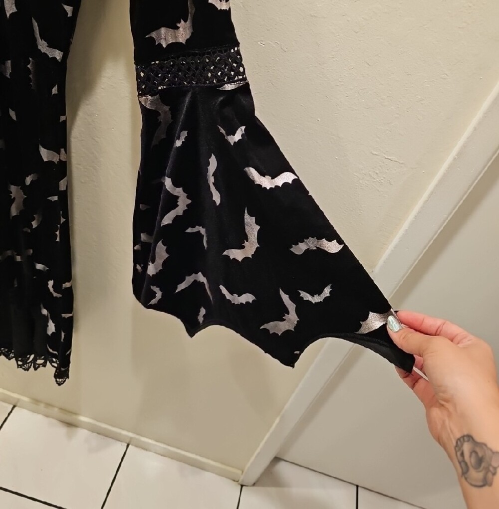 Stylish Black Velvet Dress with Silver Bat Print - Picture 3 of 6
